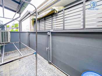 *****ทาวน์เฮ้าส์มือสองกรุงเทพมหานคร โครงการ พลีโน่ พระราม9-กรุงเทพกรีฑา2 เนื้อที่เกือบ 19 ตร.ว. ฟังก์ชัน 3 ห้องนอน 2 ห้องน้ำ 1 ที่จอดรถ บ้านสภาพดี แถมฟรี! 4 เครื่องปรับอากาศ 2 เครื่องทำน้ำอุ่น ฯลฯ บนทำเลเชื่อมต่อถนนรามคำแหง, ถนนกรุงเทพกรีฑา ใกล้จุดขึ้นทางด่วน "วงแหวนกาญจนาภิเษก"