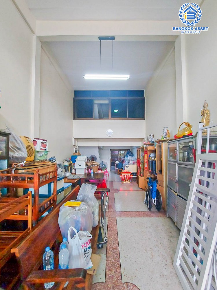 *****บ้านมือสอง ตึกเเถวเเยกท่านา เพชรเกษม เนื้อที่กว้าง 18.50 ตร.ว. ฟังก์ชัน 3 ห้องนอน 3 ห้องน้ำ 1 ที่จอดรถ บ้านสภาพดี พร้อมเข้าอยู่ บนทำเลเดนทางสะดวก เชื่อมต่อถนนสุขาภิบาล6 ทางหลวง3233 ซอยกัญจพัฒน์  ใกล้เทสโก้ โลตัส นครชัยศรี จองเลย!