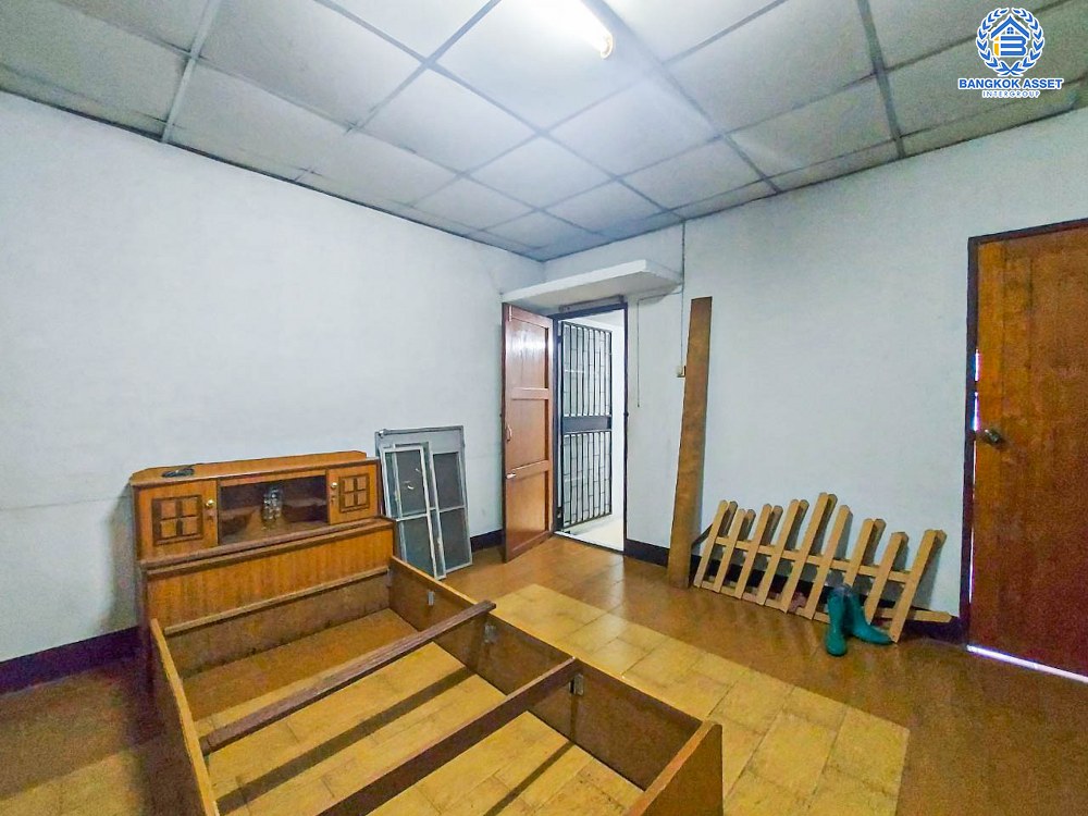 *****บ้านมือสอง ตึกเเถวเเยกท่านา เพชรเกษม เนื้อที่กว้าง 18.50 ตร.ว. ฟังก์ชัน 3 ห้องนอน 3 ห้องน้ำ 1 ที่จอดรถ บ้านสภาพดี พร้อมเข้าอยู่ บนทำเลเดนทางสะดวก เชื่อมต่อถนนสุขาภิบาล6 ทางหลวง3233 ซอยกัญจพัฒน์  ใกล้เทสโก้ โลตัส นครชัยศรี จองเลย!