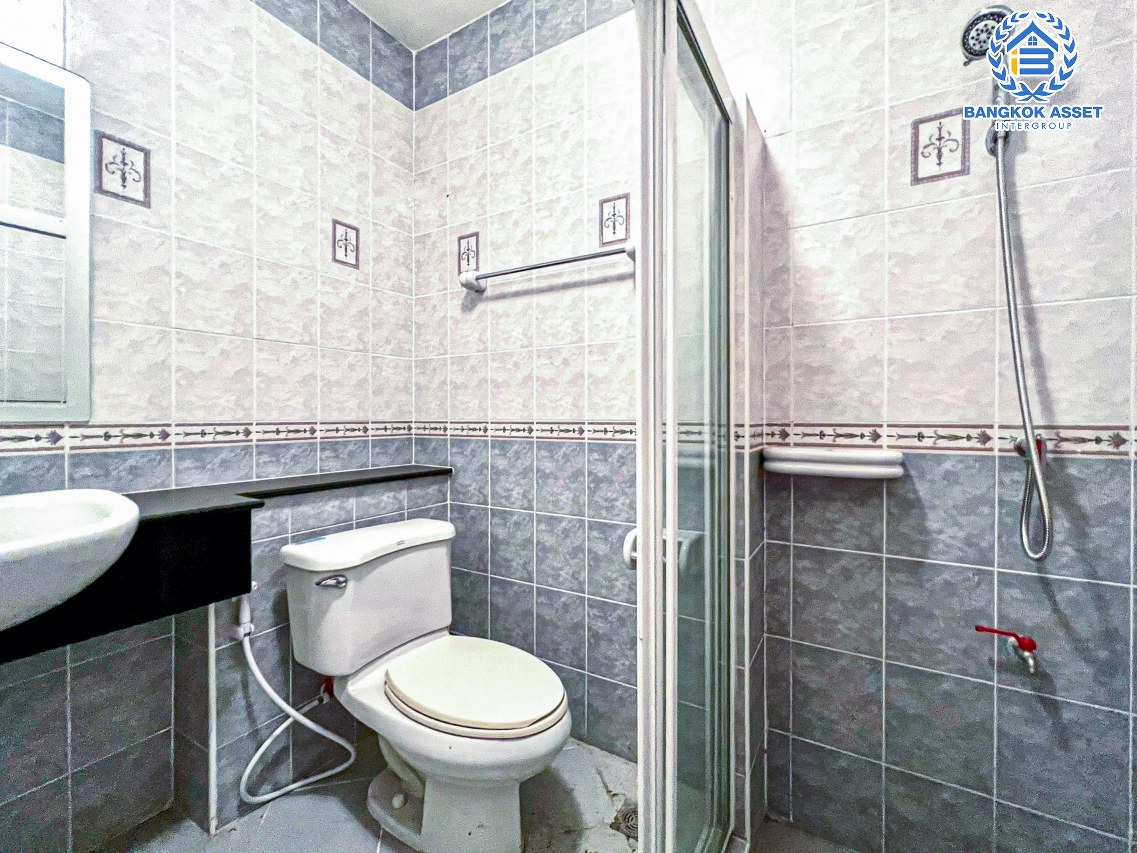 *****ทาวน์เฮ้าส์มือสองนนทบุรี หมู่บ้าน บิวตี้เฮ้าส์4 กาญจนาภิเษก เนื้อที่กว้าง 21 ตร.ว. ฟังก์ชัน 3 ห้องนอน 2 ห้องน้ำ 1 ที่จอดรถ บ้านพร้อมอยู่ แถมฟรี! ปั๊มน้ำ, แทงค์น้ำ โซฟา และตู้เย็น บนทำเลแห่งการเดินทาง เชื่อมต่อถนนกาญจนาภิเษก ใกล้จุดขึ้นทางด่วน "ศรีรัช" จองเลย!