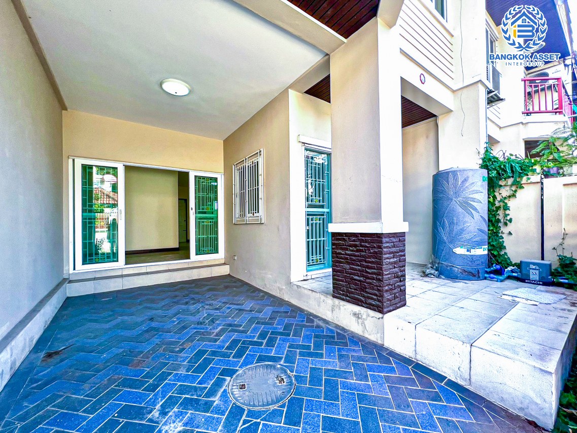 *****ทาวน์เฮ้าส์มือสองนนทบุรี หมู่บ้าน บิวตี้เฮ้าส์4 กาญจนาภิเษก เนื้อที่กว้าง 21 ตร.ว. ฟังก์ชัน 3 ห้องนอน 2 ห้องน้ำ 1 ที่จอดรถ บ้านพร้อมอยู่ แถมฟรี! ปั๊มน้ำ, แทงค์น้ำ โซฟา และตู้เย็น บนทำเลแห่งการเดินทาง เชื่อมต่อถนนกาญจนาภิเษก ใกล้จุดขึ้นทางด่วน "ศรีรัช" จองเลย!