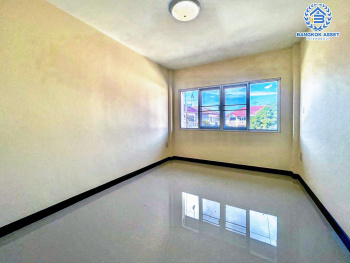 *****ทาวน์เฮ้าส์มือสองนนทบุรี หมู่บ้าน บิวตี้เฮ้าส์4 กาญจนาภิเษก เนื้อที่กว้าง 21 ตร.ว. ฟังก์ชัน 3 ห้องนอน 2 ห้องน้ำ 1 ที่จอดรถ บ้านพร้อมอยู่ แถมฟรี! ปั๊มน้ำ, แทงค์น้ำ โซฟา และตู้เย็น บนทำเลแห่งการเดินทาง เชื่อมต่อถนนกาญจนาภิเษก ใกล้จุดขึ้นทางด่วน "ศรีรัช" จองเลย!