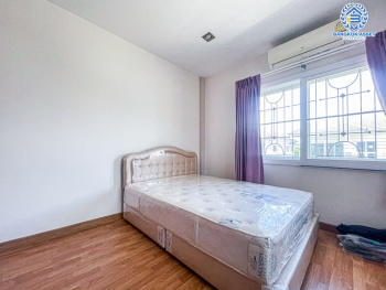 *****บ้านเดี่ยวมือสอง โครงการ ศิขรินทร์ ปิ่นเกล้า-สิรินธร เนื้อที่ 59.10 ตร.ว. ฟังก์ชัน 3 ห้องนอน 2 ห้องน้ำ 2 ที่จอดรถ บ้านเดี่ยวหลังใหญ่พร้อมอยู่ ถูกที่สุดในโครงการ! บนทำเลเดินทางสะดวก เชื่อมต่อถนนบางกรวย-ไทรน้อย ใกล้รถไฟฟ้าสายสีแดง "สถานีบางบำหรุ" และจุดขึ้นทางพิเศษประจิมรัถยา