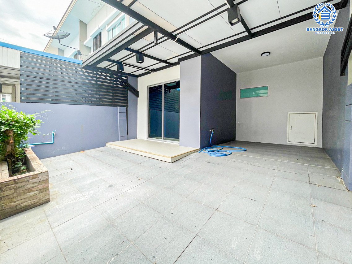 *****ทาวน์เฮ้าส์มือสองนครปฐม โครงการ พฤกษาวิลล์77 ปิ่นเกล้า-เพชรเกษม เนื้อที่ 18.5 ตร.ว. ฟังก์ชัน 3 ห้องนอน 2 ห้องน้ำ 1 ที่จอดรถ บ้านสภาพดี พร้อมเข้าอยู่ บนทำเลแห่งการเดินทาง เชื่อมต่อถนนเพชรเกษม ถนนพุทธมณฑลสาย 3 และสาย 4 ใกล้เดอะมอลล์ บางเเค จองเลย!