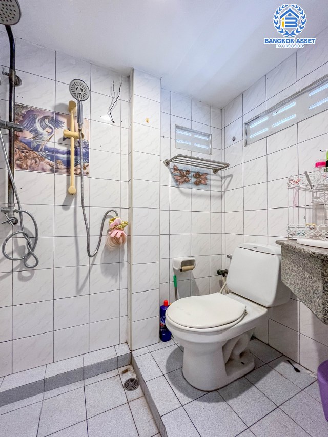 *****ทาวน์เฮ้าส์มือสองนนทบุรี หมู่บ้าน บ้านบัวทอง บางใหญ่-กาญจนาภิเษก เนื้อที่มากถึง 20 ตร.ว. ฟังก์ชัน 3 ห้องนอน 2 ห้องน้ำ 1 ที่จอดรถ บนทำเลเยี่ยม เพียง 300 เมตรก็ถึงรถไฟฟ้าสายสีม่วง "สถานีคลองบางไผ่" และยังใกล้ทางด่วน "ศรีรัช" ในราคาคุ้มสุดในย่านนี้!