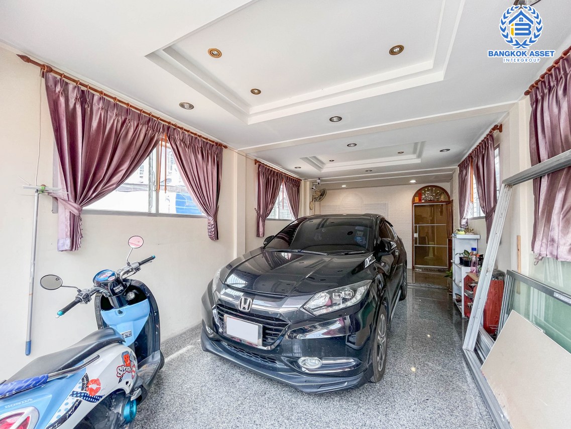 *****ทาวน์เฮ้าส์มือสองนนทบุรี หมู่บ้าน บ้านบัวทอง บางใหญ่-กาญจนาภิเษก เนื้อที่มากถึง 20 ตร.ว. ฟังก์ชัน 3 ห้องนอน 2 ห้องน้ำ 1 ที่จอดรถ บนทำเลเยี่ยม เพียง 300 เมตรก็ถึงรถไฟฟ้าสายสีม่วง "สถานีคลองบางไผ่" และยังใกล้ทางด่วน "ศรีรัช" ในราคาคุ้มสุดในย่านนี้!