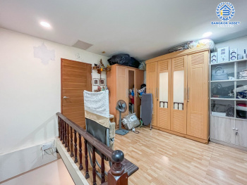 *****ทาวน์เฮ้าส์มือสองนนทบุรี หมู่บ้าน บ้านบัวทอง บางใหญ่-กาญจนาภิเษก เนื้อที่มากถึง 20 ตร.ว. ฟังก์ชัน 3 ห้องนอน 2 ห้องน้ำ 1 ที่จอดรถ บนทำเลเยี่ยม เพียง 300 เมตรก็ถึงรถไฟฟ้าสายสีม่วง "สถานีคลองบางไผ่" และยังใกล้ทางด่วน "ศรีรัช" ในราคาคุ้มสุดในย่านนี้!