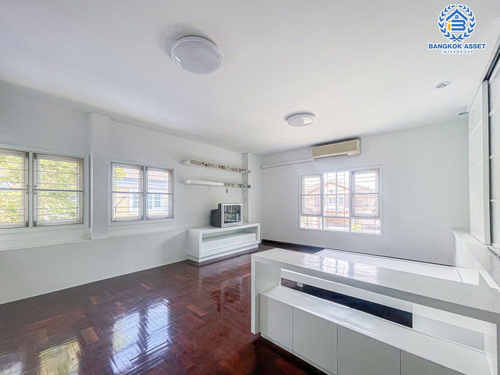 *****บ้านเดี่ยวมือสอง โครงการ ราชพฤกษ์ บางบอน4 หลังมุม เนื้อที่ 100.70 ตร.ว. ฟังก์ชัน 3 ห้องนอน 3 ห้องน้ำ 2 ที่จอดรถ บ้านพร้อมอยู่ ที่คุ้มที่สุดในโครงการ บนทำเลดี เชื่อมต่อถนนเอกชัย-บางบอน ถนนเพชรเกษม69 ใกล้รถไฟฟ้าสายสีน้ำเงิน "สถานีหลักสอง" และจุดขึ้นทางด่วน "พระราม2"