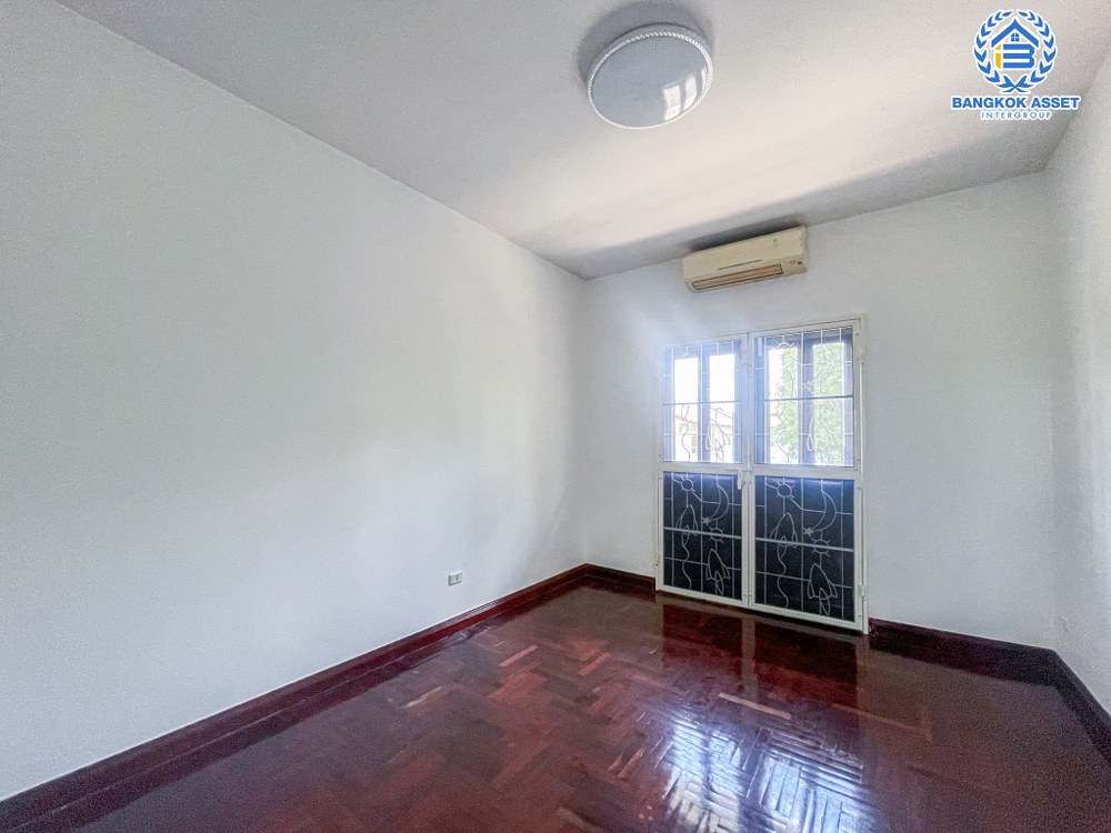 *****บ้านเดี่ยวมือสอง โครงการ ราชพฤกษ์ บางบอน4 หลังมุม เนื้อที่ 100.70 ตร.ว. ฟังก์ชัน 3 ห้องนอน 3 ห้องน้ำ 2 ที่จอดรถ บ้านพร้อมอยู่ ที่คุ้มที่สุดในโครงการ บนทำเลดี เชื่อมต่อถนนเอกชัย-บางบอน ถนนเพชรเกษม69 ใกล้รถไฟฟ้าสายสีน้ำเงิน "สถานีหลักสอง" และจุดขึ้นทางด่วน "พระราม2"