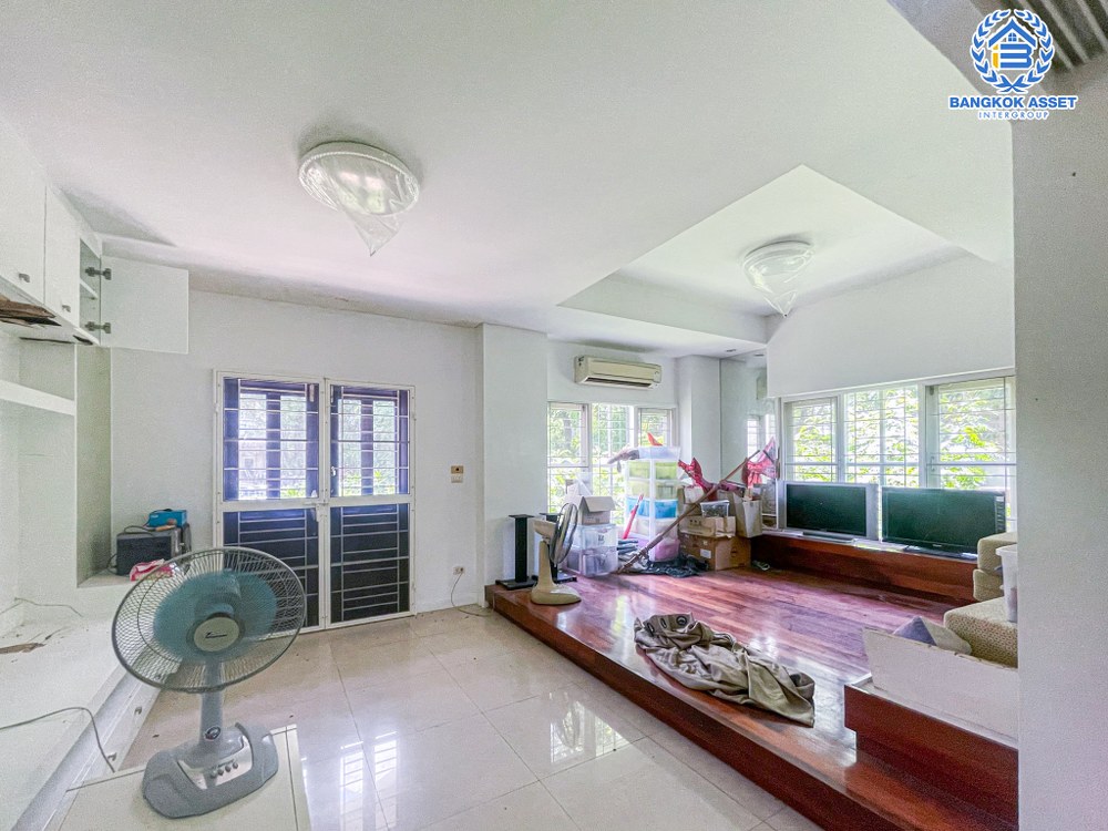 *****บ้านเดี่ยวมือสอง โครงการ ราชพฤกษ์ บางบอน4 หลังมุม เนื้อที่ 100.70 ตร.ว. ฟังก์ชัน 3 ห้องนอน 3 ห้องน้ำ 2 ที่จอดรถ บ้านพร้อมอยู่ ที่คุ้มที่สุดในโครงการ บนทำเลดี เชื่อมต่อถนนเอกชัย-บางบอน ถนนเพชรเกษม69 ใกล้รถไฟฟ้าสายสีน้ำเงิน "สถานีหลักสอง" และจุดขึ้นทางด่วน "พระราม2"