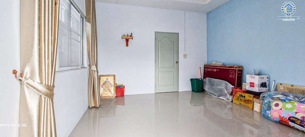 *****ทาวน์เฮ้าส์มือสองสมุทรปราการ หมู่บ้าน ซอยสุนทรศาลทูล2 กาญจนาภิเษก เนื้อที่กว้างมากถึง 27.5 ตร.ว. ฟังก์ชัน 2 ห้องนอน 2 ห้องน้ำ 1 ที่จอดรถ บ้านสภาพพร้อมอยู่ แถมฟรี! 1 เครื่องปรับอากาศ และปั๊มน้ำ บนทำเลดี ใกล้รถไฟฟ้าสายสีเขียว "สถานีช้างเอราวัณ" และจุดขึ้นทางด่วน "เทพารักษ์" และ "ช้างสามเศียร"