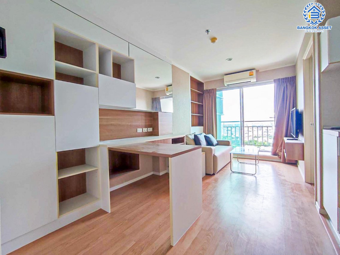 *****คอนโดมิเนียมมือสองกรุงเทพฯ โครงการ ลุมพินีวิลล์ ประชาชื่น-พงษ์เพชร2 ห้องมุม! เนื้อที่กว้าง 31.02 ตร.ม. ฟังก์ชัน 1 ห้องนอน 1 ห้องน้ำ 1 ที่จอดรถ ห้องวิวสวย แถมฟรี! 2 เครื่องปรับอากาศ 1 เครื่องทำน้ำอุ่น ทำเลใกล้รถไฟฟ้า 2 สาย สีม่วง "สถานีศูนย์ราชการนนทบุรี", สีแดง "สถานีบางเขน"และทางด่วน "ประชาชื่น"