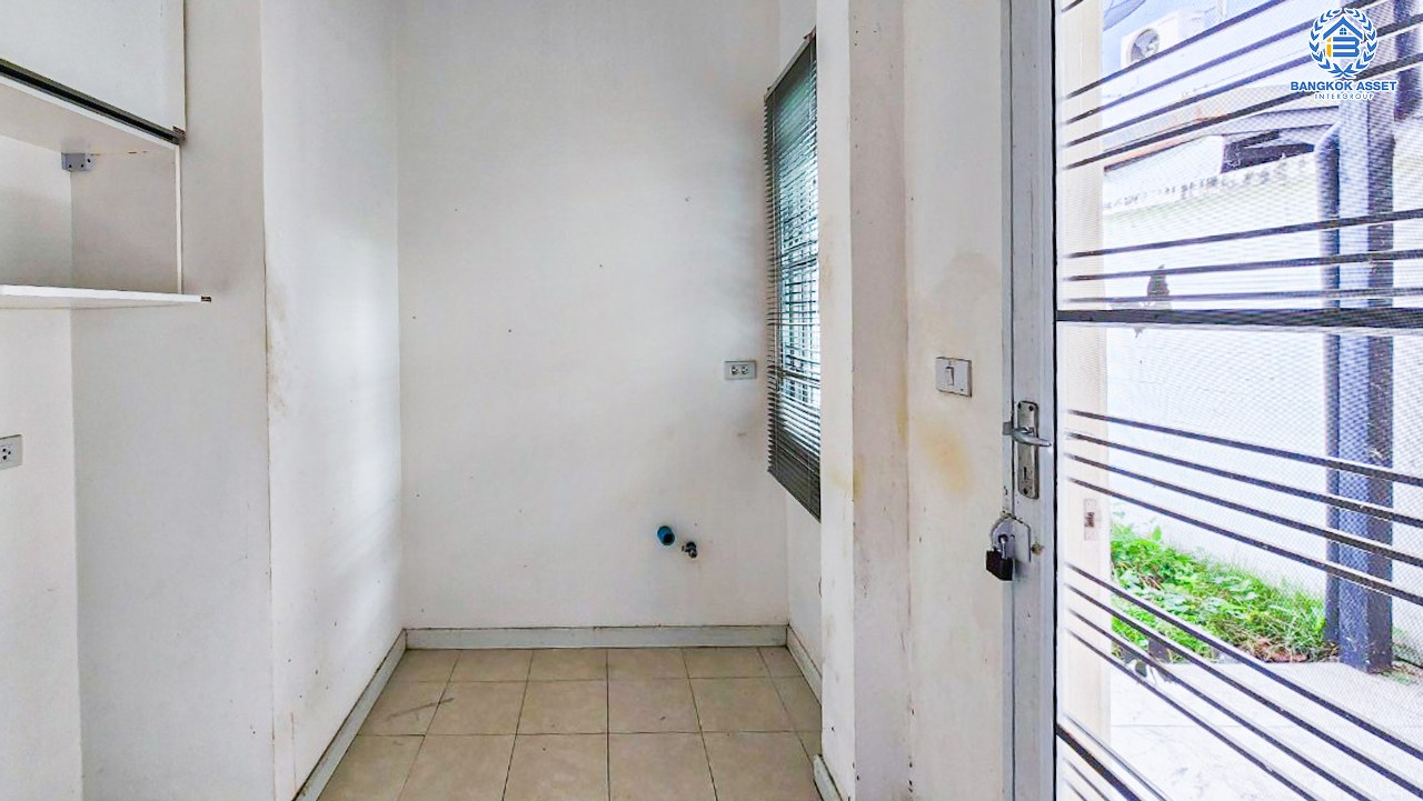 *****บ้านเดี่ยวมือสองกรุงเทพฯ โครงการ กรีนิช ไพร์ม ไทยรามัญ เนื้อที่กว้างมากถึง 50.3 ตร.ว. ฟังก์ชัน 3 ห้องนอน 2 ห้องน้ำ 2 ที่จอดรถ บ้านพร้อมเข้าอยู่ แถมฟรี! 4 เครื่องปรับอากาศ, 1 เครื่องทำน้ำอุ่น บนทำเลดี เชื่อมต่อถนนกาญจนาภิเษก, ถนนหทัยราษฎร์ ใกล้จุดขึ้นทางด่วน "จตุโชติ" จองเลย!