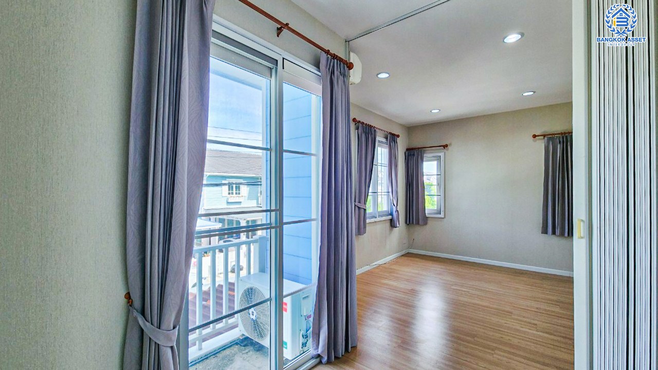 *****บ้านเดี่ยวมือสองกรุงเทพฯ โครงการ กรีนิช ไพร์ม ไทยรามัญ เนื้อที่กว้างมากถึง 50.3 ตร.ว. ฟังก์ชัน 3 ห้องนอน 2 ห้องน้ำ 2 ที่จอดรถ บ้านพร้อมเข้าอยู่ แถมฟรี! 4 เครื่องปรับอากาศ, 1 เครื่องทำน้ำอุ่น บนทำเลดี เชื่อมต่อถนนกาญจนาภิเษก, ถนนหทัยราษฎร์ ใกล้จุดขึ้นทางด่วน "จตุโชติ" จองเลย!