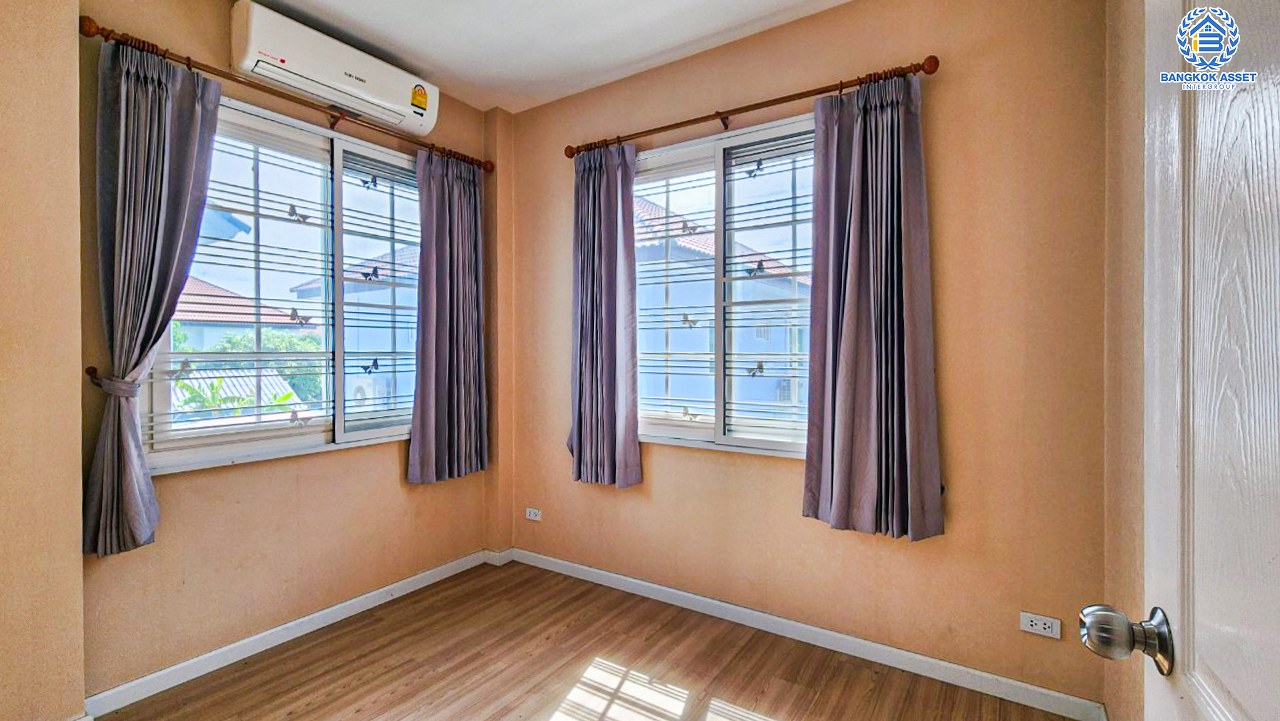 *****บ้านเดี่ยวมือสองกรุงเทพฯ โครงการ กรีนิช ไพร์ม ไทยรามัญ เนื้อที่กว้างมากถึง 50.3 ตร.ว. ฟังก์ชัน 3 ห้องนอน 2 ห้องน้ำ 2 ที่จอดรถ บ้านพร้อมเข้าอยู่ แถมฟรี! 4 เครื่องปรับอากาศ, 1 เครื่องทำน้ำอุ่น บนทำเลดี เชื่อมต่อถนนกาญจนาภิเษก, ถนนหทัยราษฎร์ ใกล้จุดขึ้นทางด่วน "จตุโชติ" จองเลย!