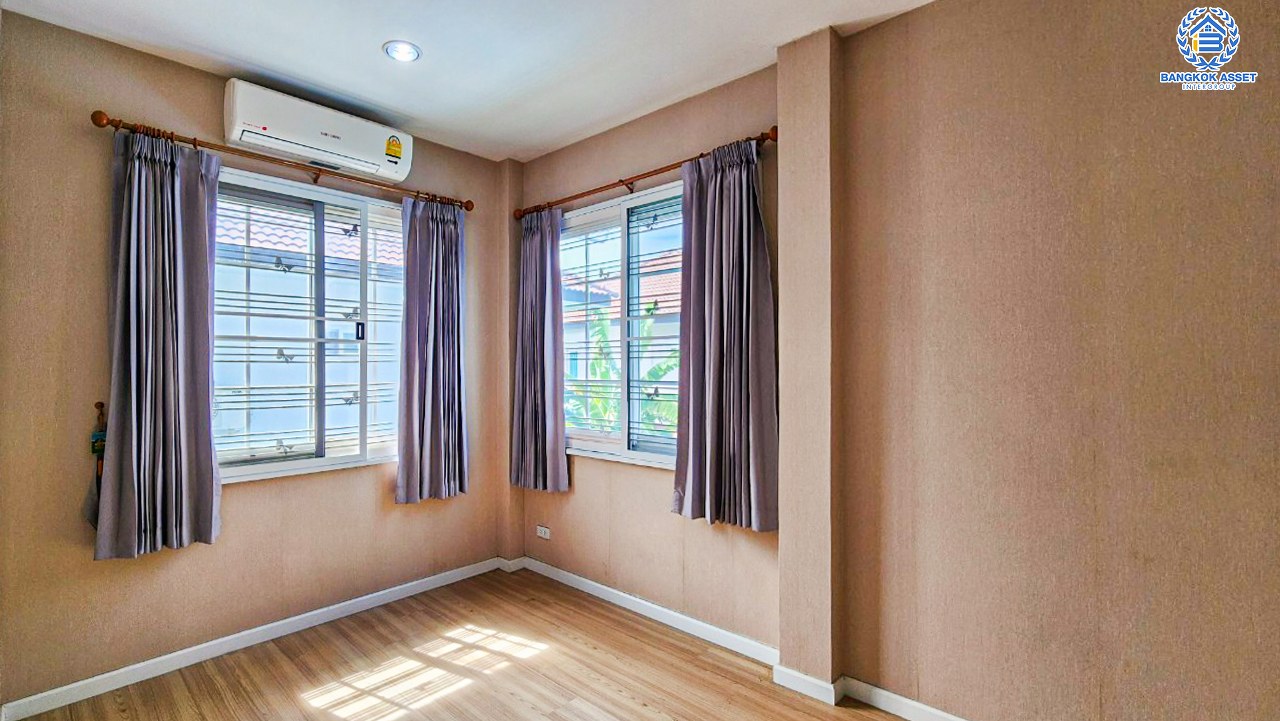 *****บ้านเดี่ยวมือสองกรุงเทพฯ โครงการ กรีนิช ไพร์ม ไทยรามัญ เนื้อที่กว้างมากถึง 50.3 ตร.ว. ฟังก์ชัน 3 ห้องนอน 2 ห้องน้ำ 2 ที่จอดรถ บ้านพร้อมเข้าอยู่ แถมฟรี! 4 เครื่องปรับอากาศ, 1 เครื่องทำน้ำอุ่น บนทำเลดี เชื่อมต่อถนนกาญจนาภิเษก, ถนนหทัยราษฎร์ ใกล้จุดขึ้นทางด่วน "จตุโชติ" จองเลย!