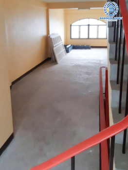 *****อาคารพาณิชย์ 3 ชั้นมือสอง บางใหญ่ซิตี้ เฟส2 กาญจนาภิเษก เนื้อที่ 18 ตร.ว. ฟังก์ชัน 3 ห้องนอน 3ห้องน้ำ บนทำเลดี รีโนเวทใหม่ เหมาะสำหรับผู้ที่ต้องการทำธุรกิจ เชื่อมต่อถนนคลองถนน ถนนกาญจนาภิเษก ตลาดบางใหญ่ ใกล้รถไฟฟ้าสายสีม่วง "สถานีตลาดบางใหญ่" และจุดขึ้นทางด่วน "ศรีรัช"