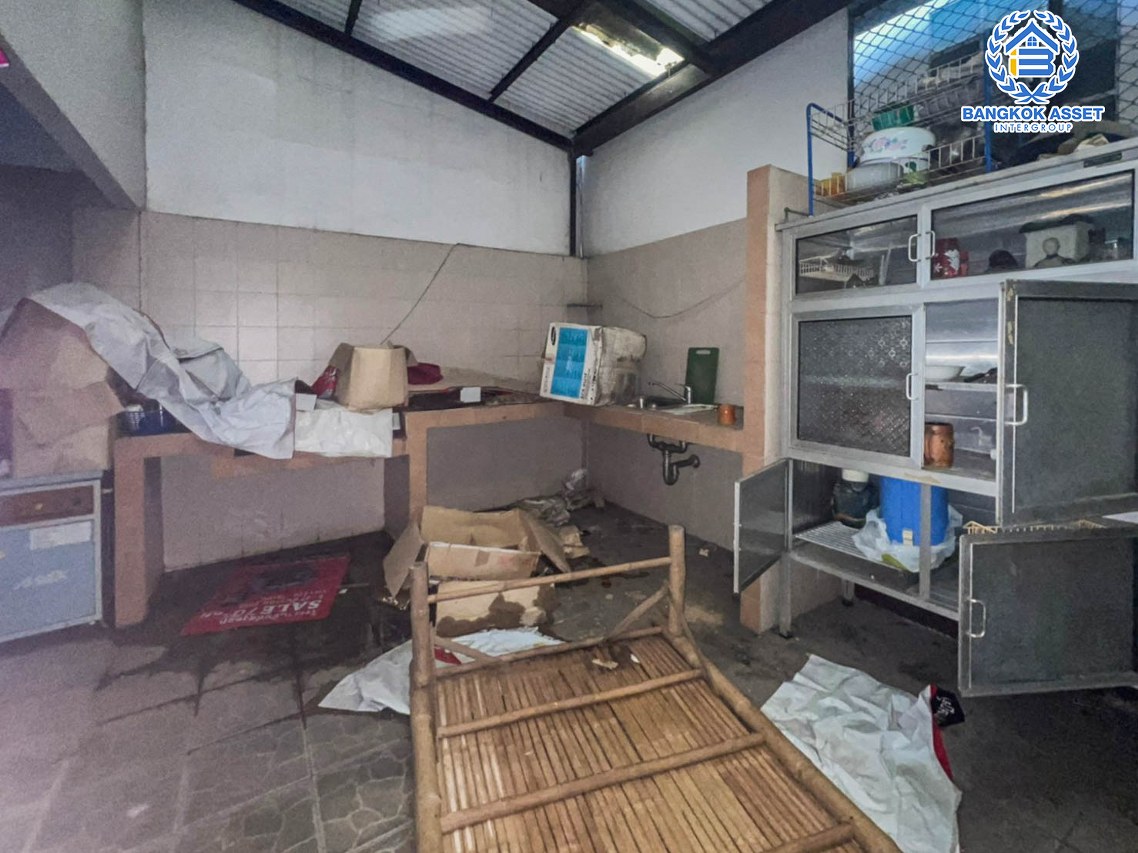 *****ทาวน์โฮมมือสองนนทบุรี หมู่บ้าน พิบูลย์การ์เด้นวิลล์ พิบูลย์สงคราม16  เนื้อที่ 26.2 ตร.ว. ฟังก์ชัน 4 ห้องนอน 5 ห้องน้ำ 2 ที่จอดรถ บนทำเลเชื่อมถนนพิบูลย์สงคราม, ถนนวงศ์สว่าง, ถนนนครอินทร์ และถนนติวานนท์ ใกล้รถไฟฟ้าสายสีม่วง "สถานีแยกติวานนท์" ใกล้จุดขึ้นทางด่วน "ศรีรัช-วงแหวนรอบนอก" จองเลย!