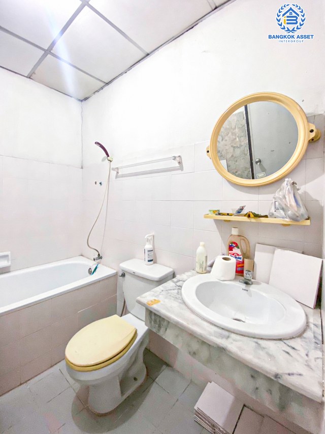 *****ทาวน์เฮ้าส์มือสองนนทบุรี หมู่บ้าน บุษชาติ บางกรวย-ไทรน้อย เนื้อที่กว้าง 21 ตร.ว. ฟังก์ชัน 3 ห้องนอน 2 ห้องน้ำ 1 ที่จอดรถ แถมฟรี! 1 เครื่องปรับอากาศ บนทำเลเดินทางสะดวก เชื่อมต่อ ถนนบางกรวย-ไทรน้อย, ถนนรัตนาธิเบศร์, ถนนราชพฤกษ์ เพียง 10 นาทีก็ถึงใกล้รถไฟฟ้าสายสีม่วง "สถานีบางพลู"