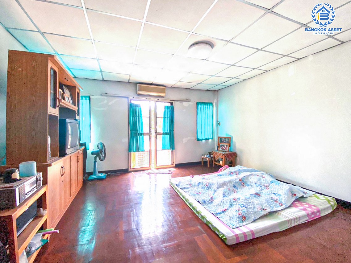 *****ทาวน์เฮ้าส์มือสองนนทบุรี หมู่บ้าน บุษชาติ บางกรวย-ไทรน้อย เนื้อที่กว้าง 21 ตร.ว. ฟังก์ชัน 3 ห้องนอน 2 ห้องน้ำ 1 ที่จอดรถ แถมฟรี! 1 เครื่องปรับอากาศ บนทำเลเดินทางสะดวก เชื่อมต่อ ถนนบางกรวย-ไทรน้อย, ถนนรัตนาธิเบศร์, ถนนราชพฤกษ์ เพียง 10 นาทีก็ถึงใกล้รถไฟฟ้าสายสีม่วง "สถานีบางพลู"