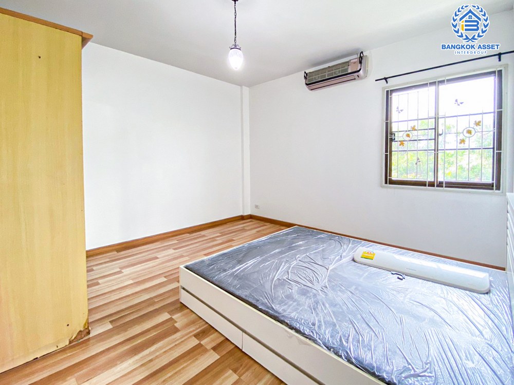 *****ทาวน์เฮ้าส์มือสอง โครงการ เอโทล บาหลีบีช มอเตอร์เวย์-ลาดกระบัง เนื้อที่ 18 ตร.ว. ฟังก์ชัน 2 ห้องนอน 2 ห้องน้ำ 1 ที่จอดรถ ตกแต่งสวยสไตล์บาหลี ภายในสภาพเยี่ยม พร้อมเข้าอยู่ บนทำเลเดินทางสะดวก เชื่อมต่อถนนศรีนครินทร์ ถนนอ่อนนุช ถนนบางนา-ตราด ใกล้จุดขึ้นทางพิเศษมอเตอร์เวย์