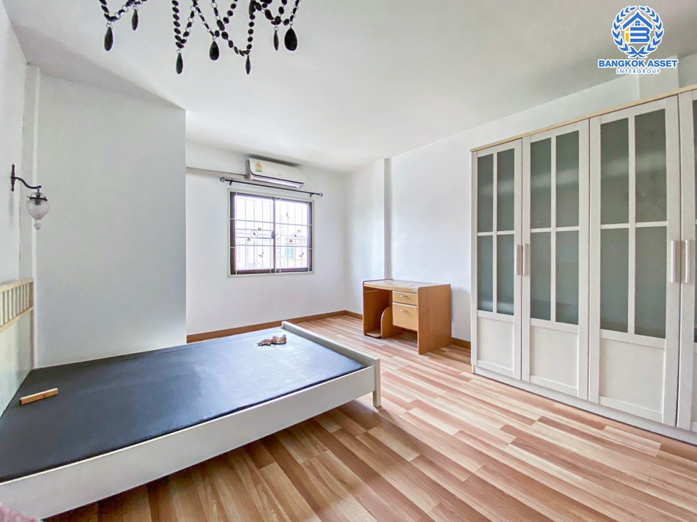 *****ทาวน์เฮ้าส์มือสอง โครงการ เอโทล บาหลีบีช มอเตอร์เวย์-ลาดกระบัง เนื้อที่ 18 ตร.ว. ฟังก์ชัน 2 ห้องนอน 2 ห้องน้ำ 1 ที่จอดรถ ตกแต่งสวยสไตล์บาหลี ภายในสภาพเยี่ยม พร้อมเข้าอยู่ บนทำเลเดินทางสะดวก เชื่อมต่อถนนศรีนครินทร์ ถนนอ่อนนุช ถนนบางนา-ตราด ใกล้จุดขึ้นทางพิเศษมอเตอร์เวย์