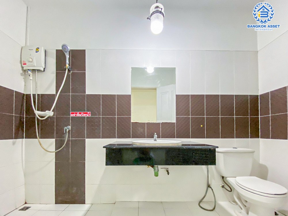 *****ทาวน์เฮ้าส์มือสอง โครงการ เอโทล บาหลีบีช มอเตอร์เวย์-ลาดกระบัง เนื้อที่ 18 ตร.ว. ฟังก์ชัน 2 ห้องนอน 2 ห้องน้ำ 1 ที่จอดรถ ตกแต่งสวยสไตล์บาหลี ภายในสภาพเยี่ยม พร้อมเข้าอยู่ บนทำเลเดินทางสะดวก เชื่อมต่อถนนศรีนครินทร์ ถนนอ่อนนุช ถนนบางนา-ตราด ใกล้จุดขึ้นทางพิเศษมอเตอร์เวย์