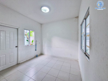 *****บ้านเดี่ยวมือสอง โครงการ แลนซีโอ คริป ปิ่นเกล้า-พระราม5 เนื้อที่กว้าง 50 ตร.ว. ฟังก์ชัน 3 ห้องนอน 2 ห้องน้ำ 2 ที่จอดรถ ภายในบ้านสภาพเหมือนบ้านใหม่ เจ้าของเดิมไม่ค่อยได้อยู่ บนทำเลแห่งการเดินทาง เชื่อมต่อถนนกาญจนาภิเษก(ซอยวัดพระเงิน) ถนนรัตนาธิเบศร์ ถนนนครอินทร์ และทางด่วน "ศรีรัช"