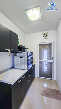 *****บ้านแฝดมือสอง โครงการ คาซ่า เพรสโต้ วงแหวน-ปิ่นเกล้า เนื้อที่กว้าง 35 ตร.ว. ฟังก์ชัน 3 ห้องนอน 2 ห้องน้ำ 2 ที่จอดรถ สภาพพร้อมเข้าอยู่ มีความเป็นส่วนตัว และราคาคุ้มค่าที่สุดในโซนนี้ บนทำเลดี เชื่อมต่อถนนกรุงนนท์-จงถนอม ถนนคลองมหาสวัสดิ์ ใกล้จุดขึ้นทางด่วน "ศรีรัช"