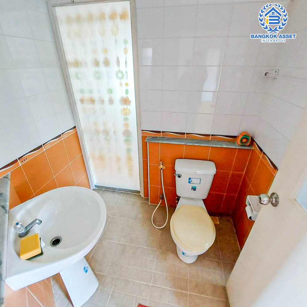 *****บ้านเดี่ยวมือสอง ชวนชื่น ปิ่นเกล้า-วงแหวน เนื้อที่กว้าง 52.20 ตร.ว. ฟังก์ชัน 3 ห้องนอน 2 ห้องน้ำ 1 ที่จอดรถ บรรยากาศโครงการร่มรื่น มีความเป็นส่วนตัว บนทำเลดี เชื่อมต่อถนนกาญจนาภิเษก ถนนอัจฉริยะพัฒนา(วัดส้มเกลี้ยง) ถนนกรุงนนท์-จงถนอม ใกล้รถไฟฟ้าสายสีม่วง "สถานีสามแยกบางใหญ่" และทางด่วน "ศรีรัช"