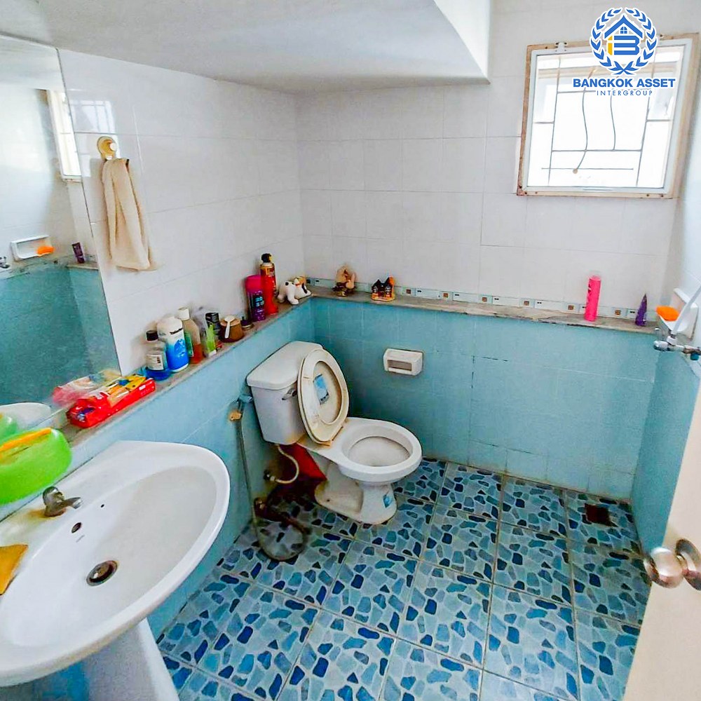 *****บ้านเดี่ยวมือสอง ชวนชื่น ปิ่นเกล้า-วงแหวน เนื้อที่กว้าง 52.20 ตร.ว. ฟังก์ชัน 3 ห้องนอน 2 ห้องน้ำ 1 ที่จอดรถ บรรยากาศโครงการร่มรื่น มีความเป็นส่วนตัว บนทำเลดี เชื่อมต่อถนนกาญจนาภิเษก ถนนอัจฉริยะพัฒนา(วัดส้มเกลี้ยง) ถนนกรุงนนท์-จงถนอม ใกล้รถไฟฟ้าสายสีม่วง "สถานีสามแยกบางใหญ่" และทางด่วน "ศรีรัช"