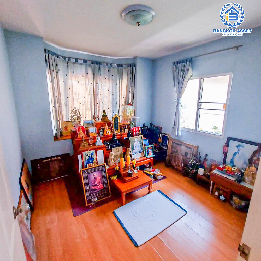 *****บ้านเดี่ยวมือสอง ชวนชื่น ปิ่นเกล้า-วงแหวน เนื้อที่กว้าง 52.20 ตร.ว. ฟังก์ชัน 3 ห้องนอน 2 ห้องน้ำ 1 ที่จอดรถ บรรยากาศโครงการร่มรื่น มีความเป็นส่วนตัว บนทำเลดี เชื่อมต่อถนนกาญจนาภิเษก ถนนอัจฉริยะพัฒนา(วัดส้มเกลี้ยง) ถนนกรุงนนท์-จงถนอม ใกล้รถไฟฟ้าสายสีม่วง "สถานีสามแยกบางใหญ่" และทางด่วน "ศรีรัช"