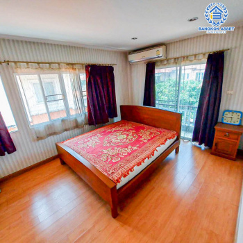 *****บ้านเดี่ยวมือสอง ชวนชื่น ปิ่นเกล้า-วงแหวน เนื้อที่กว้าง 52.20 ตร.ว. ฟังก์ชัน 3 ห้องนอน 2 ห้องน้ำ 1 ที่จอดรถ บรรยากาศโครงการร่มรื่น มีความเป็นส่วนตัว บนทำเลดี เชื่อมต่อถนนกาญจนาภิเษก ถนนอัจฉริยะพัฒนา(วัดส้มเกลี้ยง) ถนนกรุงนนท์-จงถนอม ใกล้รถไฟฟ้าสายสีม่วง "สถานีสามแยกบางใหญ่" และทางด่วน "ศรีรัช"