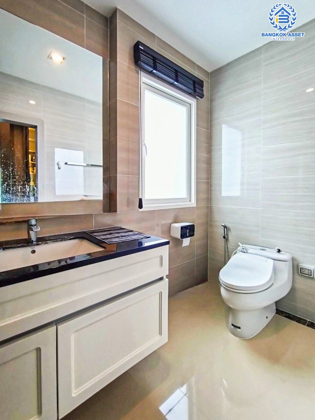 *****บ้านเดี่ยวมือสองกรุงเทพมหานคร โครงการ เดอะแกรนด์ ปิ่นเกล้า เนื้อที่กว้างขวางเกือบ 102 ตร.ว. ฟังก์ชัน 4 ห้องนอน 4 ห้องน้ำ 2 ที่จอดรถ บ้านสภาพสวย บนทำเลแห่งการเดินทาง เชื่อมต่อถนนบรมราชชนนี, ถนนพุทธมณฑลสาย 3 ใกล้จุดขึ้นทางด่วน "ศรีรัช"