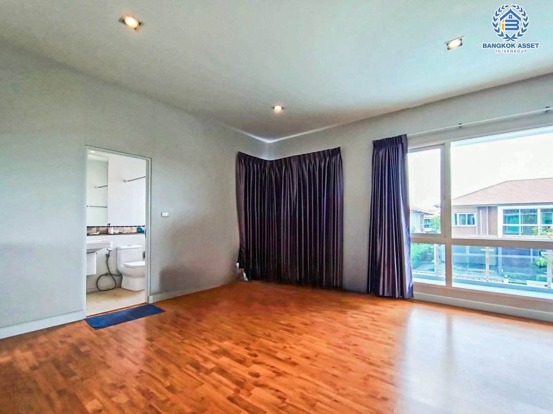 *****บ้านเดี่ยวมือสองกรุงเทพมหานคร โครงการ เดอะแกรนด์ ปิ่นเกล้า เนื้อที่กว้างขวางเกือบ 102 ตร.ว. ฟังก์ชัน 4 ห้องนอน 4 ห้องน้ำ 2 ที่จอดรถ บ้านสภาพสวย บนทำเลแห่งการเดินทาง เชื่อมต่อถนนบรมราชชนนี, ถนนพุทธมณฑลสาย 3 ใกล้จุดขึ้นทางด่วน "ศรีรัช"