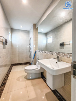 *****บ้านเดี่ยวมือสองกรุงเทพมหานคร โครงการ เดอะแกรนด์ ปิ่นเกล้า เนื้อที่กว้างขวางเกือบ 102 ตร.ว. ฟังก์ชัน 4 ห้องนอน 4 ห้องน้ำ 2 ที่จอดรถ บ้านสภาพสวย บนทำเลแห่งการเดินทาง เชื่อมต่อถนนบรมราชชนนี, ถนนพุทธมณฑลสาย 3 ใกล้จุดขึ้นทางด่วน "ศรีรัช"