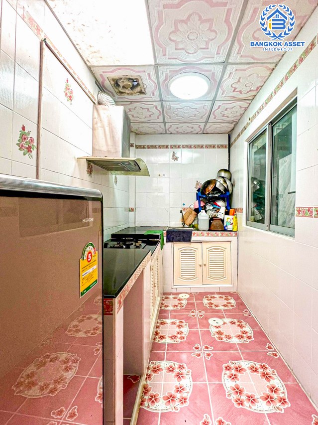 *****ทาวน์เฮ้าส์มือสองปทุมธานี โครงการ พฤกษา81 พหลโยธิน เนื้อที่ 18.1 ตร.ว. ฟังก์ชัน 3 ห้องนอน 2 ห้องน้ำ 1 ที่จอดรถ ต่อเติมเต็ม แถมฟรี! 2 เครื่องปรับอากาศ บนทำเลดี เชื่อมต่อถนนพหลโยธิน, ถนนคลองหลวง ใกล้จุดขึ้นทางด่วน "ดอนเมืองโทลเวย์" ในราคาดี!