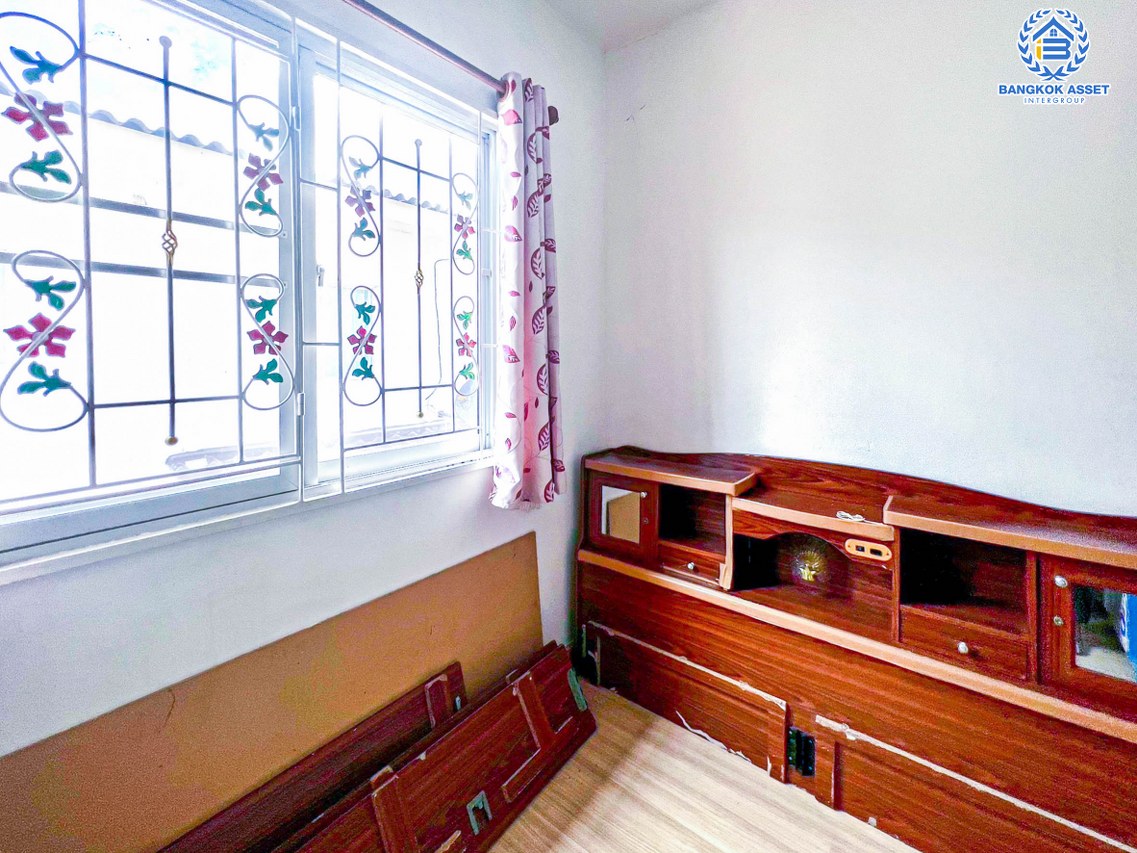 *****ทาวน์เฮ้าส์มือสองปทุมธานี โครงการ พฤกษา81 พหลโยธิน เนื้อที่ 18.1 ตร.ว. ฟังก์ชัน 3 ห้องนอน 2 ห้องน้ำ 1 ที่จอดรถ ต่อเติมเต็ม แถมฟรี! 2 เครื่องปรับอากาศ บนทำเลดี เชื่อมต่อถนนพหลโยธิน, ถนนคลองหลวง ใกล้จุดขึ้นทางด่วน "ดอนเมืองโทลเวย์" ในราคาดี!