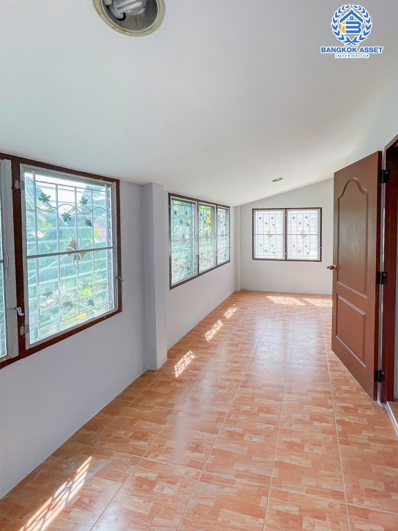 *****บ้านแฝดมือสอง โครงการ ภิรมย์การ์เด้นโฮม บางกรวย-ไทรน้อย เนื้อที่กว้าง 36 ตร.ว. ฟังก์ชัน 4 ห้องนอน 2 ห้องน้ำ 2 ที่จอดรถ บ้านสภาพเหมือนใหม่ บรรยากาศมีความเป็นส่วนตัว พร้อมเข้าอยู่ บนทำเลเดินทางสะดวก เชื่อมต่อถนนราชพฤกษ์ ถนนรัตนาธิเบศร์ ถนนบางกรวย-ไทรน้อย