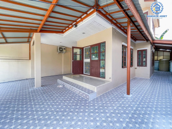 *****บ้านแฝดมือสอง โครงการ ภิรมย์การ์เด้นโฮม บางกรวย-ไทรน้อย เนื้อที่กว้าง 36 ตร.ว. ฟังก์ชัน 4 ห้องนอน 2 ห้องน้ำ 2 ที่จอดรถ บ้านสภาพเหมือนใหม่ บรรยากาศมีความเป็นส่วนตัว พร้อมเข้าอยู่ บนทำเลเดินทางสะดวก เชื่อมต่อถนนราชพฤกษ์ ถนนรัตนาธิเบศร์ ถนนบางกรวย-ไทรน้อย