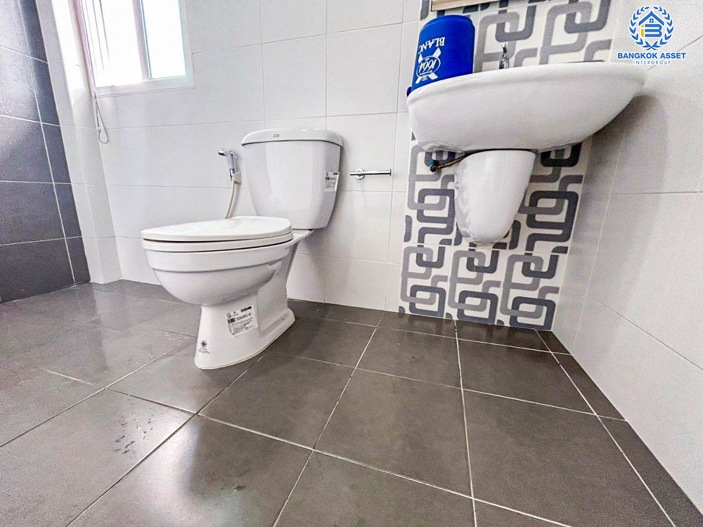 *****บ้านเดี่ยว 3 ชั้นมือสอง โครงการ คาซ่าพรีเมี่ยม ราชพฤกษ์-พระราม5 เนื้อที่ 50.40 ตร.ว. ฟังก์ชัน 4 ห้องนอน 5 ห้องน้ำ 2 ที่จอดรถ บ้านเดี่ยวหลังใหญ่ ตอบโจทย์ทุกไลฟ์สไตล์ ทำเลโครงการติดถนนใหญ่ เชื่อมต่อรัตนาธิเบศร์ ถนนราชพฤกษ์ ใกล้รถไฟฟ้าสายสีม่วง "สถานีบางพลู" และทางด่วน "ศรีรัช"