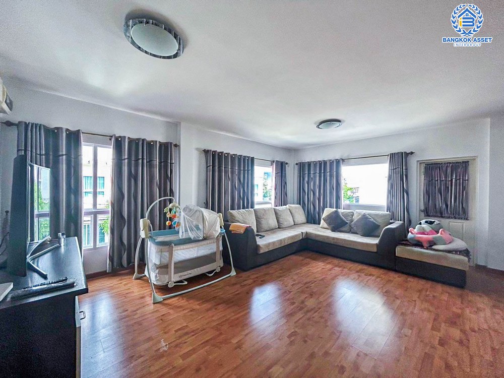 *****บ้านเดี่ยว 3 ชั้นมือสอง โครงการ คาซ่าพรีเมี่ยม ราชพฤกษ์-พระราม5 เนื้อที่ 50.40 ตร.ว. ฟังก์ชัน 4 ห้องนอน 5 ห้องน้ำ 2 ที่จอดรถ บ้านเดี่ยวหลังใหญ่ ตอบโจทย์ทุกไลฟ์สไตล์ ทำเลโครงการติดถนนใหญ่ เชื่อมต่อรัตนาธิเบศร์ ถนนราชพฤกษ์ ใกล้รถไฟฟ้าสายสีม่วง "สถานีบางพลู" และทางด่วน "ศรีรัช"