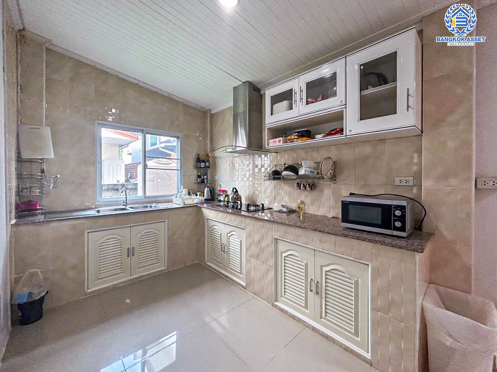 *****บ้านเดี่ยว 3 ชั้นมือสอง โครงการ คาซ่าพรีเมี่ยม ราชพฤกษ์-พระราม5 เนื้อที่ 50.40 ตร.ว. ฟังก์ชัน 4 ห้องนอน 5 ห้องน้ำ 2 ที่จอดรถ บ้านเดี่ยวหลังใหญ่ ตอบโจทย์ทุกไลฟ์สไตล์ ทำเลโครงการติดถนนใหญ่ เชื่อมต่อรัตนาธิเบศร์ ถนนราชพฤกษ์ ใกล้รถไฟฟ้าสายสีม่วง "สถานีบางพลู" และทางด่วน "ศรีรัช"