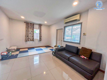 *****บ้านเดี่ยว 3 ชั้นมือสอง โครงการ คาซ่าพรีเมี่ยม ราชพฤกษ์-พระราม5 เนื้อที่ 50.40 ตร.ว. ฟังก์ชัน 4 ห้องนอน 5 ห้องน้ำ 2 ที่จอดรถ บ้านเดี่ยวหลังใหญ่ ตอบโจทย์ทุกไลฟ์สไตล์ ทำเลโครงการติดถนนใหญ่ เชื่อมต่อรัตนาธิเบศร์ ถนนราชพฤกษ์ ใกล้รถไฟฟ้าสายสีม่วง "สถานีบางพลู" และทางด่วน "ศรีรัช"