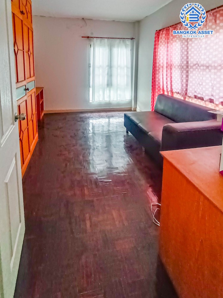 *****บ้านเดี่ยวมือสอง โครงการ สินบดี ราชพฤกษ์-รัตนาธิเบศร์ เนื้อที่ 60.10 ตร.ว. ฟังก์ชัน 3 ห้องนอน 3 ห้องน้ำ 1 ที่จอดรถ บ้านสภาพดี พร้อมเข้าอยู่ ซื้อไปอยู่ก็ดี จะรีโนทเวทก็คุ้มค่า บนทำเลเดินทางสะดวก เชื่อมต่อถนนราชพฤษ์ ถนนบางกรวย-ไทรน้อย ใกล้รถไฟฟ้าสายสีม่วง "สถานีบางพลู"