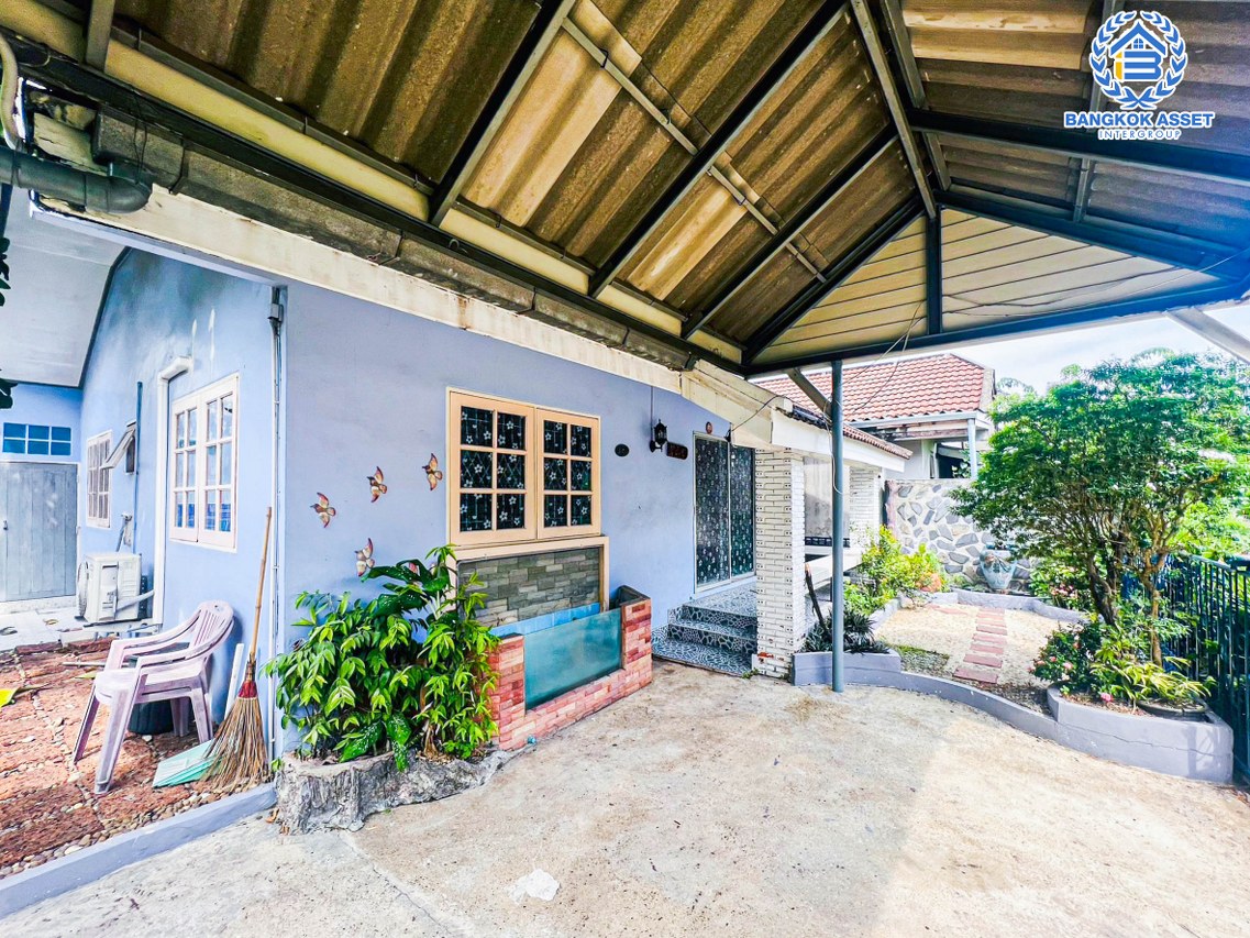 *****บ้านแฝดมือสองนนทบุรี หมู่บ้าน ศิรัตน์ กาญจนาภิเษก เนื้อที่กว้าง 38.2 ตร.ว. ฟังก์ชัน 2 ห้องนอน 2 ห้องน้ำ 1 ที่จอดรถ แถมฟรี! 1 เครื่องปรับอากาศ บนทำเลดี เชื่อมต่อ ถนนกาญจนาภิเษก, ถนนนครอินทร์ ใกล้รถไฟฟ้าสายสีม่วง "สถานีตลาดบางใหญ่" จองเลย!