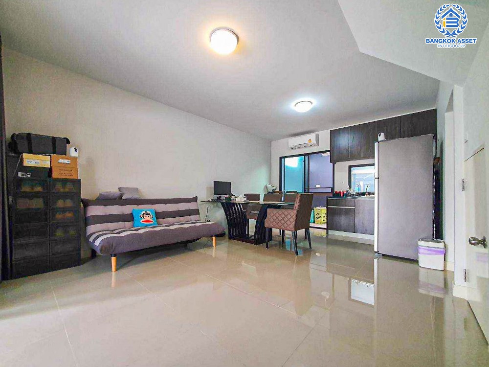 *****ทาวน์โฮม 3 มือสอง โครงการ บ้านกลางเมือง ราชพฤกษ์-พระราม5 หลังมุม เนื้อที่ 17.30 ตร.ว. ฟังก์ชัน 3 ห้องนอน 3 ห้องน้ำ 1 ที่จอดรถ ตอบโจทย์ไลฟ์สไตล์หลากหลาย หรือใช้เป็นโฮมออฟฟิศ โครงการบนทำเลเดินทางสะดวก เชื่อมต่อถนนราชพฤกษ์ ใกล้รถไฟฟ้าสายสีม่วง "สถานีติวานนท์" และจุดขึ้นทางด่วน "ศรีรัช"