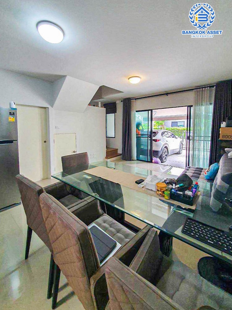 *****ทาวน์โฮม 3 มือสอง โครงการ บ้านกลางเมือง ราชพฤกษ์-พระราม5 หลังมุม เนื้อที่ 17.30 ตร.ว. ฟังก์ชัน 3 ห้องนอน 3 ห้องน้ำ 1 ที่จอดรถ ตอบโจทย์ไลฟ์สไตล์หลากหลาย หรือใช้เป็นโฮมออฟฟิศ โครงการบนทำเลเดินทางสะดวก เชื่อมต่อถนนราชพฤกษ์ ใกล้รถไฟฟ้าสายสีม่วง "สถานีติวานนท์" และจุดขึ้นทางด่วน "ศรีรัช"