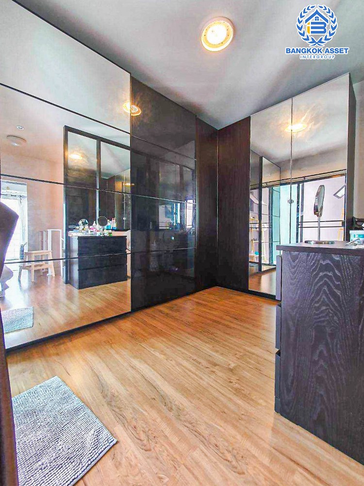 *****ทาวน์โฮม 3 มือสอง โครงการ บ้านกลางเมือง ราชพฤกษ์-พระราม5 หลังมุม เนื้อที่ 17.30 ตร.ว. ฟังก์ชัน 3 ห้องนอน 3 ห้องน้ำ 1 ที่จอดรถ ตอบโจทย์ไลฟ์สไตล์หลากหลาย หรือใช้เป็นโฮมออฟฟิศ โครงการบนทำเลเดินทางสะดวก เชื่อมต่อถนนราชพฤกษ์ ใกล้รถไฟฟ้าสายสีม่วง "สถานีติวานนท์" และจุดขึ้นทางด่วน "ศรีรัช"