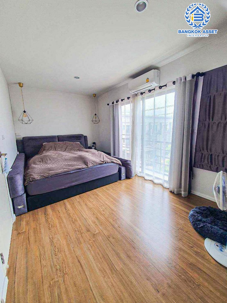 *****ทาวน์โฮม 3 มือสอง โครงการ บ้านกลางเมือง ราชพฤกษ์-พระราม5 หลังมุม เนื้อที่ 17.30 ตร.ว. ฟังก์ชัน 3 ห้องนอน 3 ห้องน้ำ 1 ที่จอดรถ ตอบโจทย์ไลฟ์สไตล์หลากหลาย หรือใช้เป็นโฮมออฟฟิศ โครงการบนทำเลเดินทางสะดวก เชื่อมต่อถนนราชพฤกษ์ ใกล้รถไฟฟ้าสายสีม่วง "สถานีติวานนท์" และจุดขึ้นทางด่วน "ศรีรัช"